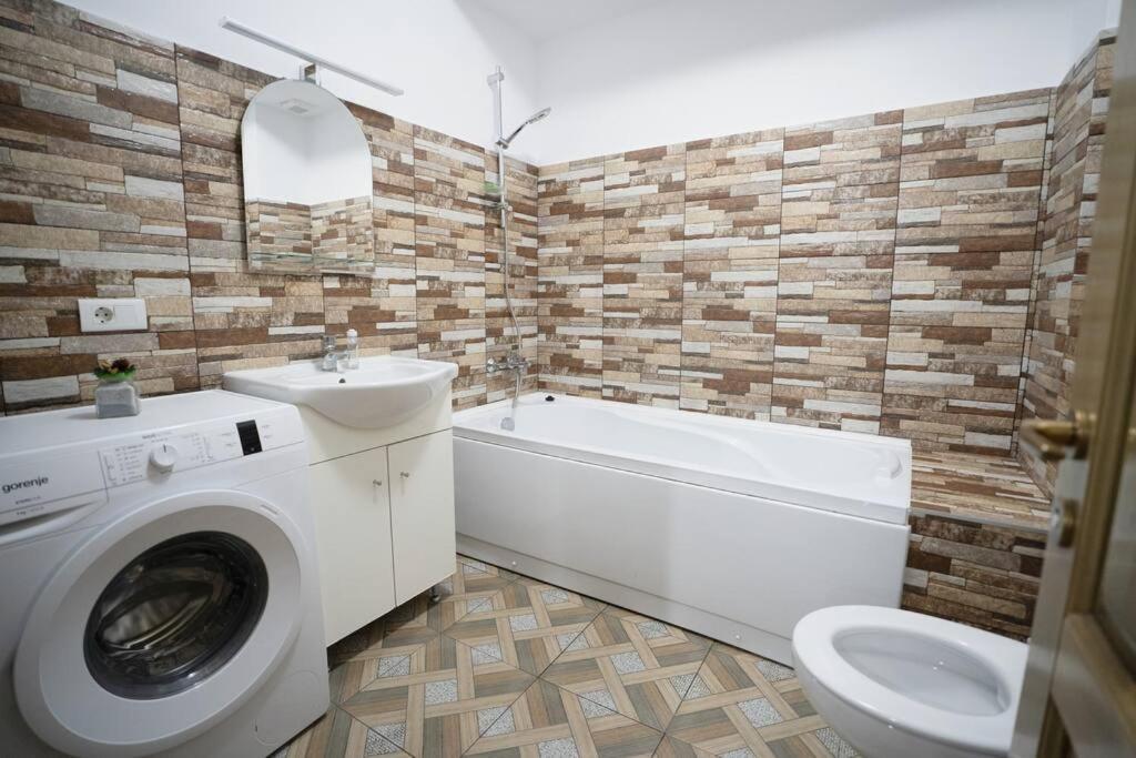 Alex 2 Apartament Яш Екстериор снимка